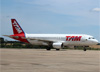 Airbus A320-214, PR-MHO, da TAM. (06/12/2013)