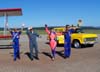 A equipe Brazilian Wingwalkin Airshows. Com a mo direita no chapu aparece o piloto do Grumman Showcat, PP-XDI, Pedrinho Melo, e do lado esquerdo dele, est a wingwalker Marta Lucia Bognar.