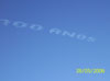 Frase escrita pelos T-27 Tucanos da Esquadrilha da Fumaça, em comemoração aos 100 anos do primeiro vôo do 14 bis. Começa na foto anterior. 