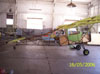 Fuselagem de um Aeronca em um dos hangares-oficina.