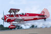 Boeing A75N1 Stearman, N213BB, pilotado por Susan Dacy. (Celia Passerani - 24/07/2024)